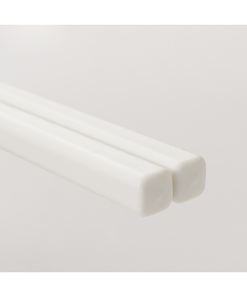 無印良品(ムジルシリョウヒン)の「箸セット・白 約幅20×奥行3×高さ1.5cm(カトラリー・メンズ・ホワイト・FREE)」の2枚目の写真