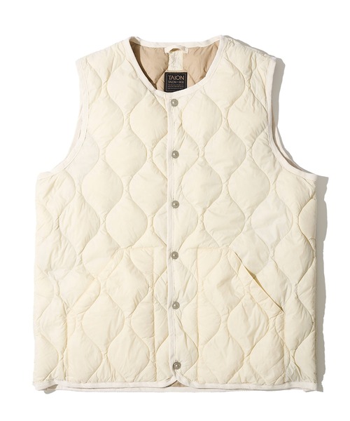 TAION（タイオン）の「【TAION / タイオン】MILITARY CREW NECK DOWN VEST / キルティングダウンベスト（ダウンベスト・レディース・セージグリーン/ブラック/グレイッシュベージュ/オリーブ/オフホワイト/ダークネイビー/チャコールグレー・MEDIUM/LARGE/X-LARGE/SMALL）」の8枚目の写真