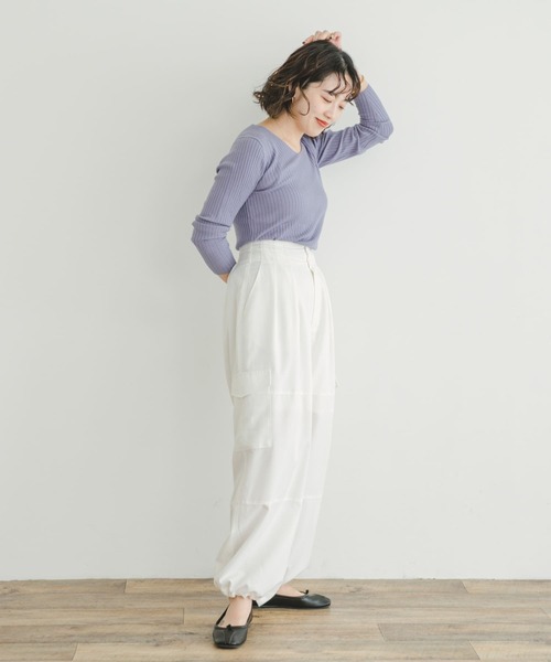 ITEMS URBANRESEARCH（アイテムズ アーバンリサーチ）の「『洗濯可』モチモチVネックニット（ニット/セーター・レディース・ライトブルー/チャコールグレー/ブラック/アイボリー・FREE）」の22枚目の写真