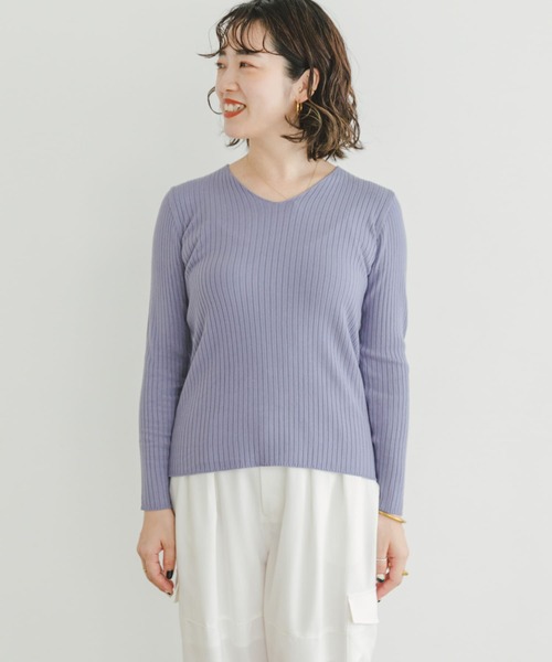 ITEMS URBANRESEARCH（アイテムズ アーバンリサーチ）の「『洗濯可』モチモチVネックニット（ニット/セーター・レディース・ライトブルー/チャコールグレー/ブラック/アイボリー・FREE）」の21枚目の写真