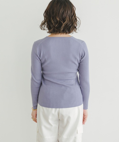 ITEMS URBANRESEARCH（アイテムズ アーバンリサーチ）の「『洗濯可』モチモチVネックニット（ニット/セーター・レディース・ライトブルー/チャコールグレー/ブラック/アイボリー・FREE）」の19枚目の写真