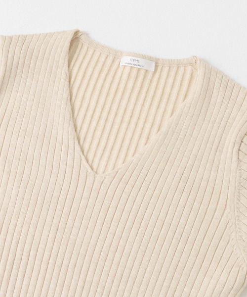 ITEMS URBANRESEARCH（アイテムズ アーバンリサーチ）の「『洗濯可』モチモチVネックニット（ニット/セーター・レディース・ライトブルー/チャコールグレー/ブラック/アイボリー・FREE）」の9枚目の写真