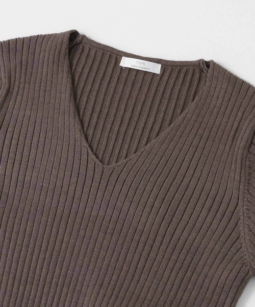 ITEMS URBANRESEARCH（アイテムズ アーバンリサーチ）の「『洗濯可』モチモチVネックニット（ニット/セーター・レディース・ライトブルー/チャコールグレー/ブラック/アイボリー・FREE）」の7枚目の写真