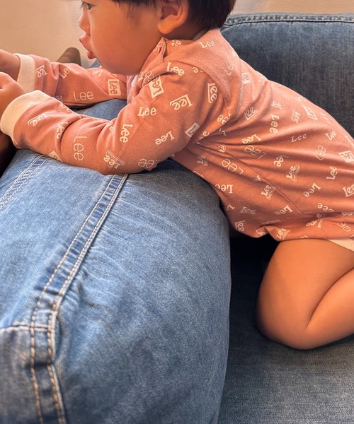 Lee(リー)の「Lee/リー【70/80cm】ベビー Leeロゴプリント 長袖ロンパース ★プレゼントにおススメ★(ロンパース・キッズ・ホワイト/ピンク/グレー・80/70)」の13枚目の写真