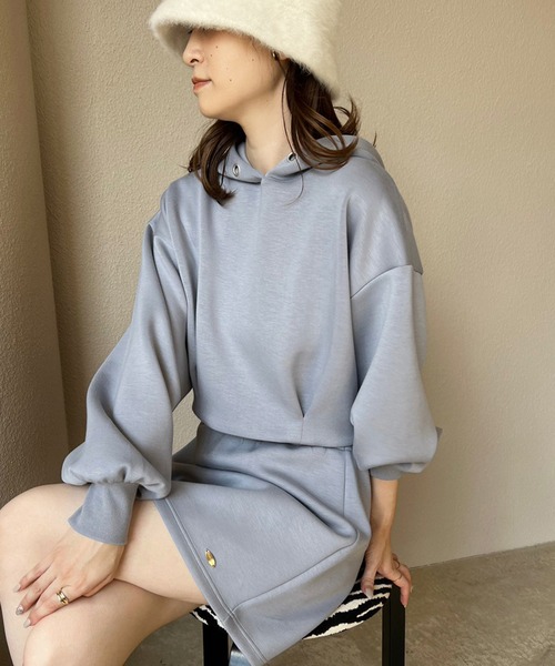 one after another NICE CLAUP（ワンアフターアナザーナイスクラップ）の「ショートパーカー+ミニスカートセットアップ（セットアップ・レディース・オフホワイト/杢グレー/ブルーグレー/ピンク・FREE）」の3枚目の写真