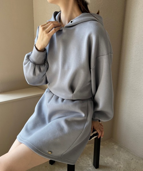 one after another NICE CLAUP（ワンアフターアナザーナイスクラップ）の「ショートパーカー+ミニスカートセットアップ（セットアップ・レディース・オフホワイト/杢グレー/ブルーグレー/ピンク・FREE）」の5枚目の写真