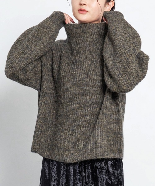 LIENCOEUR（リアンクール）の「ボトルネックミックスカラーニット（ニット/セーター・レディース・グレイッシュベージュ/ネイビー/ベージュ/オリーブ/ブルー/ラベンダー・FREE）」の4枚目の写真