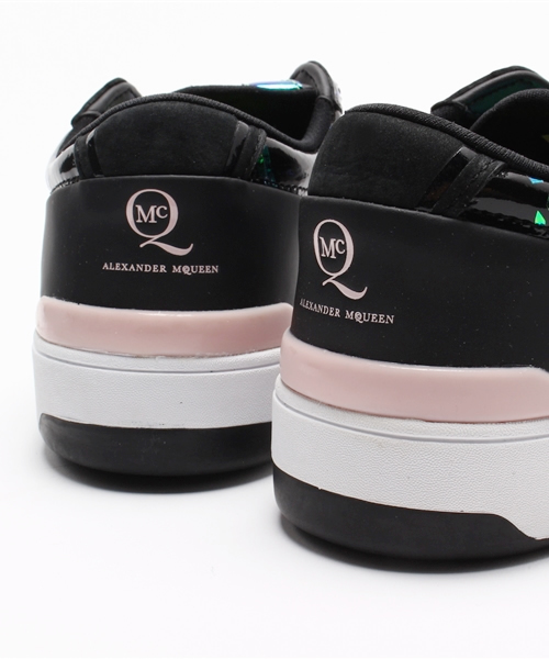 McQ ALEXANDER McQUEEN PUMA（マックキュー アレクサンダー マックイーン プーマ）の「MCQ BRACE FEMME LO BLACK (WOMEN)（スニーカー・レディース・ブラック・24.5cm/25.5cm/22.5cm/23.0cm/23.5cm/25.0cm/24.0cm）」の2枚目の写真