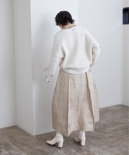 Eimee Law(エイミーロウ)の「エンボス ランタンフォルムスカート(スカート・レディース・ブラック/グリーン/ベージュ・38)」の8枚目の写真