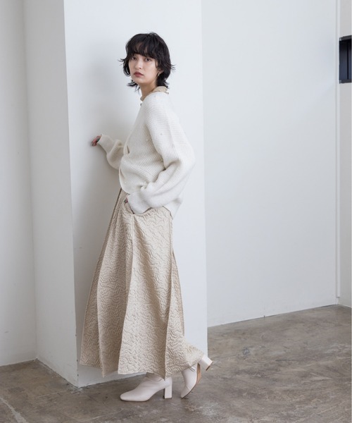Eimee Law(エイミーロウ)の「エンボス ランタンフォルムスカート(スカート・レディース・ブラック/グリーン/ベージュ・38)」の9枚目の写真