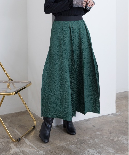 Eimee Law(エイミーロウ)の「エンボス ランタンフォルムスカート(スカート・レディース・ブラック/グリーン/ベージュ・38)」の18枚目の写真