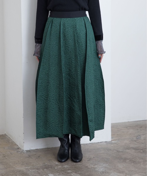 Eimee Law(エイミーロウ)の「エンボス ランタンフォルムスカート(スカート・レディース・ブラック/グリーン/ベージュ・38)」の21枚目の写真