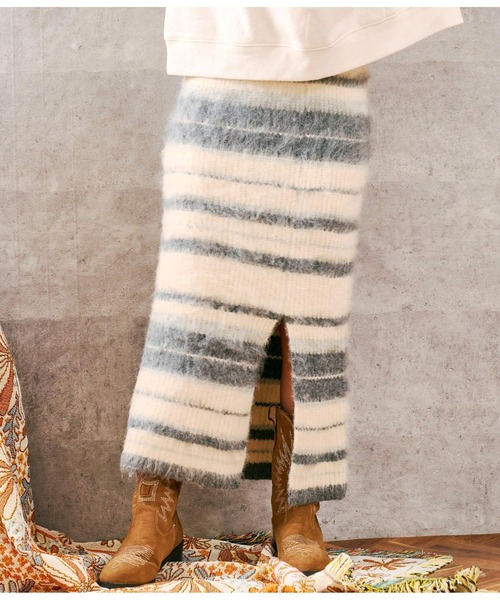 anap mimpi（アナップミンピ）の「スリット ボーダー 起毛 ニット スカート（スカート・レディース・ベージュ/ダークグレー・FREE）」の2枚目の写真