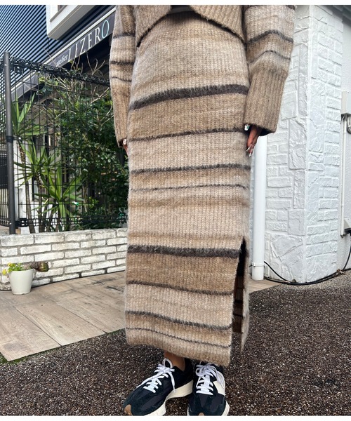 anap mimpi（アナップミンピ）の「スリット ボーダー 起毛 ニット スカート（スカート・レディース・ベージュ/ダークグレー・FREE）」の17枚目の写真