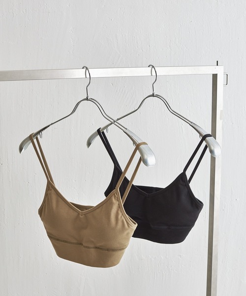 Lui's（ルイス）の「【cierio/シエリオ 】ブラキャミトップス（キャミソール・レディース・モカ/チャコールグレー/ブラック・FREE）」の4枚目の写真