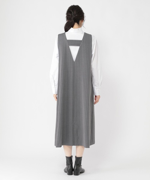 studio CLIP（スタディオクリップ）の「【conges payesコラボ】Ｖネックジャンパースカート[プチ・プラスサイズあり]（ジャンパースカート・レディース・ブラック/グレー・ﾌﾘｰ(L)/FREE/PF）」の21枚目の写真