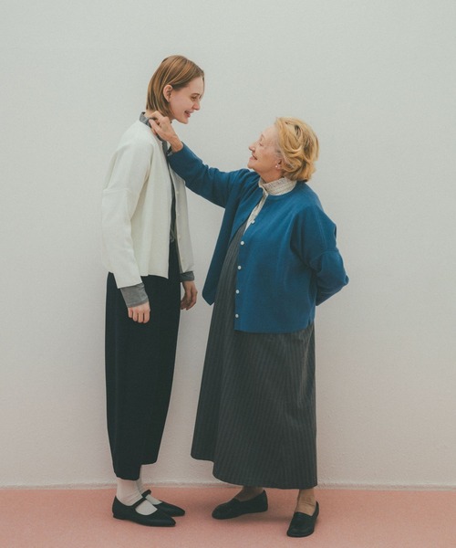 studio CLIP（スタディオクリップ）の「【conges payesコラボ】Ｖネックジャンパースカート[プチ・プラスサイズあり]（ジャンパースカート・レディース・ブラック/グレー・ﾌﾘｰ(L)/FREE/PF）」の8枚目の写真