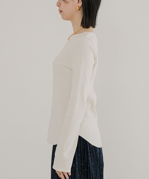 URBAN RESEARCH(アーバンリサーチ)の「『MADE IN JAPAN』 ボートネックフライスカットソー(Tシャツ/カットソー・レディース・ブラック/オフホワイト・FREE)」の18枚目の写真