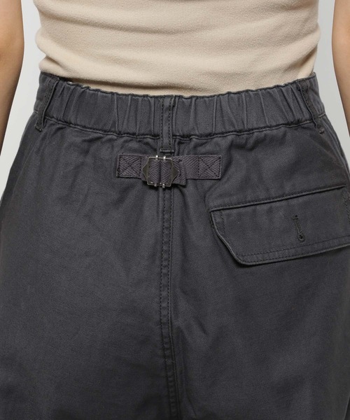 niko and...（ニコアンド）の「バックサテンカーゴパンツ（カーゴパンツ・レディース・アイボリー/ピンク/カーキ/チャコール・MEDIUM/LARGE）」の14枚目の写真