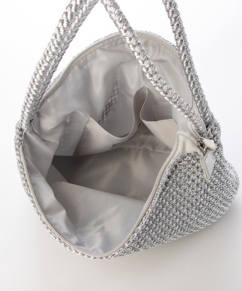 cache cache（カシュ カシュ）の「カシュカシュ cachecache / 2wayハンドルメタリックコード編みトートバッグ（ショルダーバッグ・レディース・マルチ/シルバー/ブラック/ホワイト・FREE）」の5枚目の写真