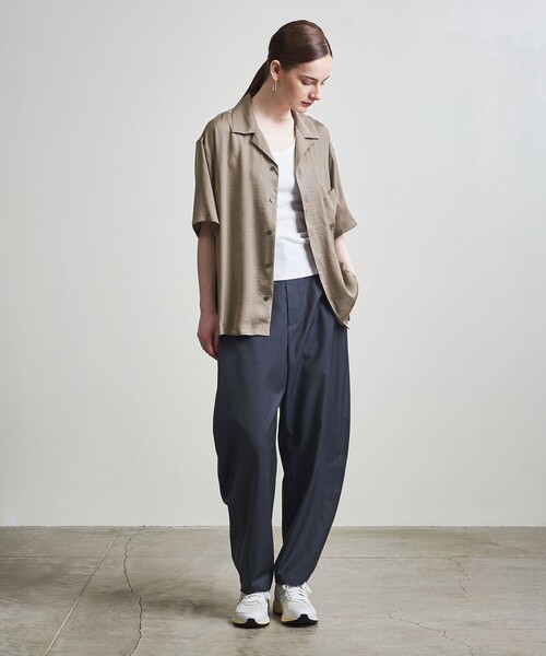 info. BEAUTY&YOUTH（インフォビューティアンドユース）の「【ZOZO限定】ドレープ オープンカラー シャツ（シャツ/ブラウス・メンズ・ロイヤルブルー/グリーン系その他/ダークグレー/モカ/ブラック/ブラウン系その他/ブラウン系その他2/ブラック系その他・XS/S/M/L/XL/XXL）」の20枚目の写真