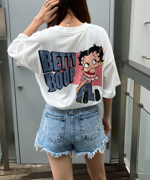GLAMOROUS JANE(グラマラスジェーン)の「BETTTY BOOPバックプリントオーバーサイズTシャツ(Tシャツ/カットソー・レディース・オフホワイト/チャコールグレー/ブラック・FREE)」の9枚目の写真