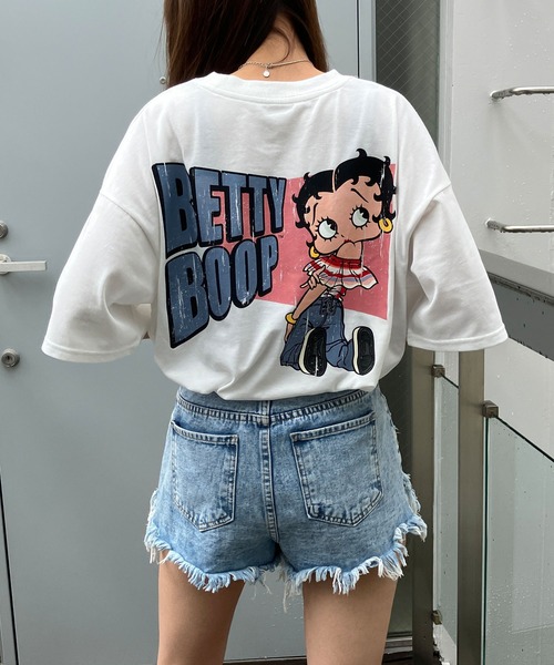 GLAMOROUS JANE(グラマラスジェーン)の「BETTTY BOOPバックプリントオーバーサイズTシャツ(Tシャツ/カットソー・レディース・オフホワイト/チャコールグレー/ブラック・FREE)」の11枚目の写真
