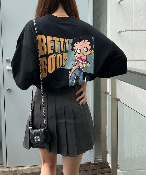 GLAMOROUS JANE(グラマラスジェーン)の「BETTTY BOOPバックプリントオーバーサイズTシャツ(Tシャツ/カットソー・レディース・オフホワイト/チャコールグレー/ブラック・FREE)」の18枚目の写真