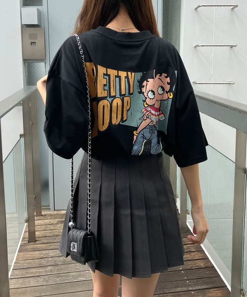 GLAMOROUS JANE(グラマラスジェーン)の「BETTTY BOOPバックプリントオーバーサイズTシャツ(Tシャツ/カットソー・レディース・オフホワイト/チャコールグレー/ブラック・FREE)」の20枚目の写真