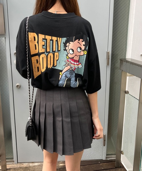 GLAMOROUS JANE(グラマラスジェーン)の「BETTTY BOOPバックプリントオーバーサイズTシャツ(Tシャツ/カットソー・レディース・オフホワイト/チャコールグレー/ブラック・FREE)」の21枚目の写真