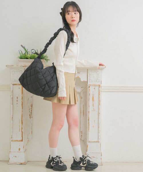 ems excite(エムズエキサイト)の「ダブルZIP刺繍CT(Tシャツ/カットソー・レディース・ブラック/ダークグレー/ナチュラル・FREE)」の5枚目の写真