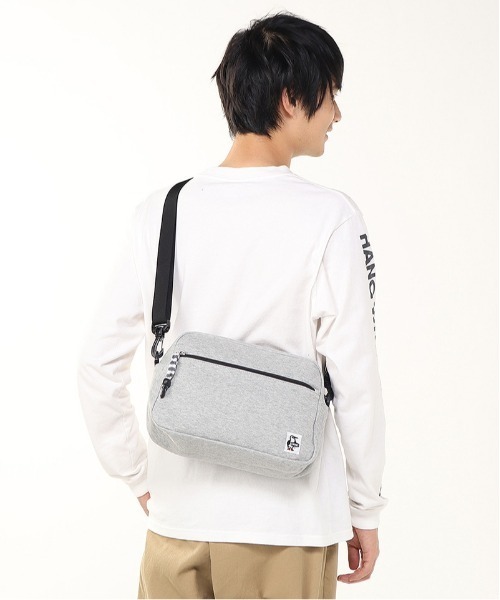 CHUMS(チャムス)の「【CHUMS/チャムス】 Small Trapezoid Shoulder Sweat(ショルダーバッグ・メンズ・ブラック/ヘザーグレー/ネイビー/イエロー/その他1/その他2/その他3/その他4/その他5/その他6/その他7/その他9/その他8/その他10/その他11・FREE)」の17枚目の写真