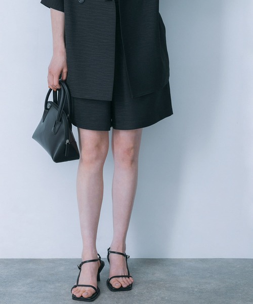 HEYUMM（ヘユム）の「ウエストデザインハーフパンツ（その他パンツ・レディース・アイボリー/ブラック/ネイビー・SMALL/MEDIUM）」の3枚目の写真