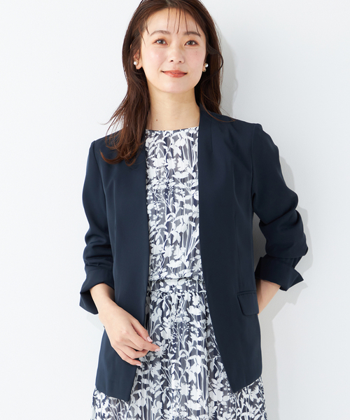 A/C DESIGN BY ALPHA CUBIC(エーシーデザインバイアルファキュービック)の「【接触冷感・洗濯可能】バックサテンジャケット(ノーカラージャケット・レディース・ネイビー/ライトグレー・9号/13号/11号)」の3枚目の写真