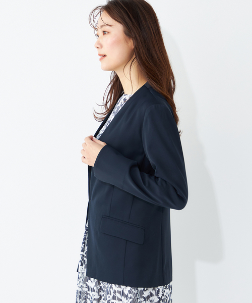 A/C DESIGN BY ALPHA CUBIC(エーシーデザインバイアルファキュービック)の「【接触冷感・洗濯可能】バックサテンジャケット(ノーカラージャケット・レディース・ネイビー/ライトグレー・9号/13号/11号)」の4枚目の写真