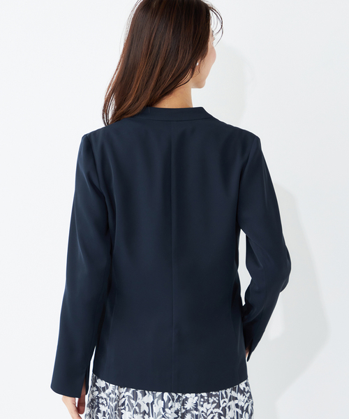 A/C DESIGN BY ALPHA CUBIC(エーシーデザインバイアルファキュービック)の「【接触冷感・洗濯可能】バックサテンジャケット(ノーカラージャケット・レディース・ネイビー/ライトグレー・9号/13号/11号)」の5枚目の写真