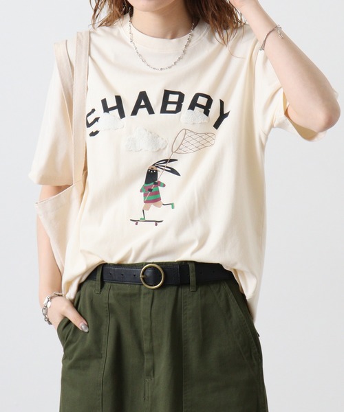 FUNALIVE（ファンアライブ）の「SHABBY　虫取りサガラ刺繍ＴＥＥ/ギターバックプリントＴＥＥ/ポケットサガラ刺繍ＴＥＥ/風船刺繍＋プリント ＴＥＥ/かき氷プリント ＴＥＥ/サイクル刺繍ＴＥＥ（Tシャツ/カットソー・メンズ・オフホワイト/ブラック/グリーン系3/グリーン系2/グリーン系1/アイボリー系2/アイボリー系1/ブラウン系2/ブルー系3/ホワイト系3/ホワイト系2/ホワイト系1/ピンク系2/ピンク系1/ブラック系2/アイボリー/ライトグリーン/ブルー/モカ・L/LL/M/S）」の3枚目の写真