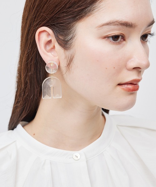 ROPE'（ロペ）の「ウェービングモチーフイヤリング【メディア掲載】（イヤリング・レディース・ブルー系その他4/イエロー/ホワイト系その他・FREE）」の2枚目の写真