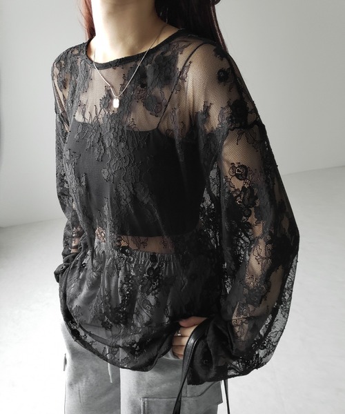 me+em select(ミームセレクト)の「【 2color 】ビッグシルエットシアーレーストップス / big silhouette sheer lace tops(Tシャツ/カットソー・レディース・ブラック/ホワイト・FREE)」の6枚目の写真