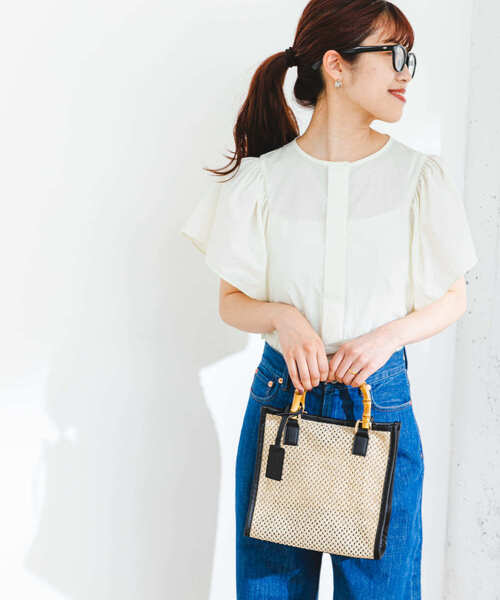 F by ROSSO(エフバイロッソ)の「F by ROSSO 撥水ギャザースリーブブラウス(シャツ/ブラウス・レディース・オフホワイト/ネイビー・FREE)」の4枚目の写真