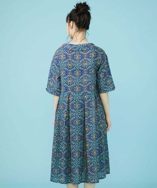 Jocomomola（ホコモモラ）の「Charco リップルフラワープリントワンピース（ワンピース・レディース・ブルー/イエロー・40）」の3枚目の写真