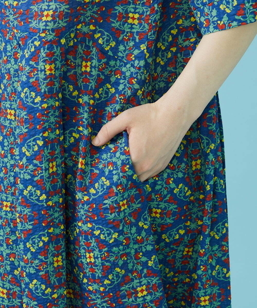 Jocomomola（ホコモモラ）の「Charco リップルフラワープリントワンピース（ワンピース・レディース・ブルー/イエロー・40）」の11枚目の写真