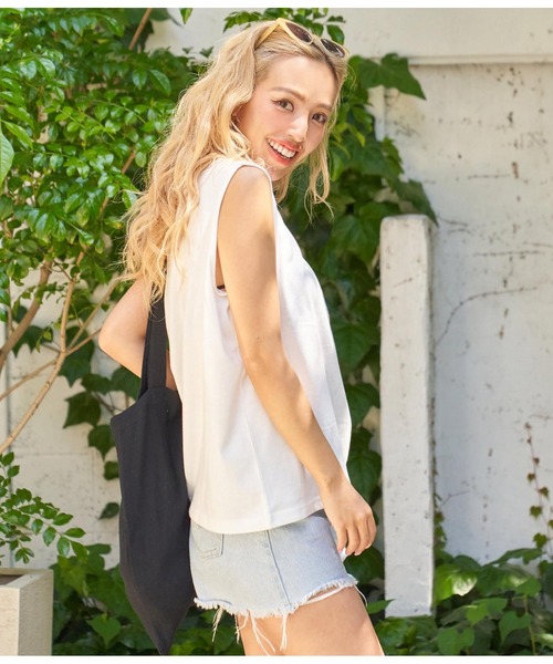 anap mimpi(アナップミンピ)の「シンプル ノースリーブ トップス(Tシャツ/カットソー・レディース・サックスブルー/ブラック/ホワイト/オレンジ・FREE)」の6枚目の写真