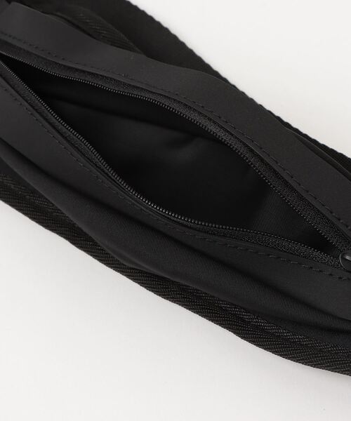 adidas(アディダス)の「ランニング ボトルバッグ / アディダス adidas(ショルダーバッグ・メンズ・ブラック・FREE)」の11枚目の写真