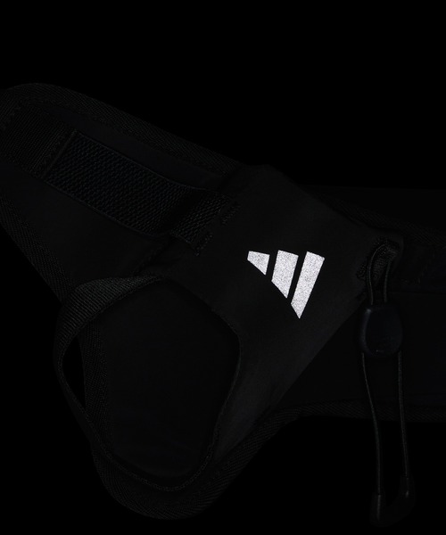 adidas(アディダス)の「ランニング ボトルバッグ / アディダス adidas(ショルダーバッグ・メンズ・ブラック・FREE)」の8枚目の写真