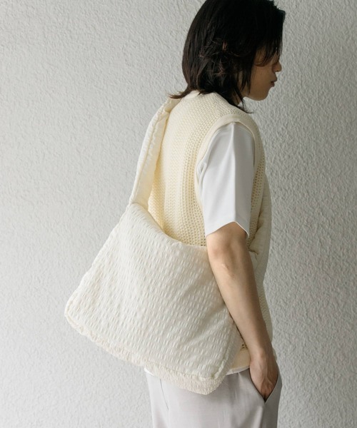 SENSE OF PLACE by URBAN RESEARCH（センスオブプレイスバイアーバンリサーチ）の「パデッドビッグショルダーA（ショルダーバッグ・メンズ・アイボリー/ブラック・ONE）」の12枚目の写真