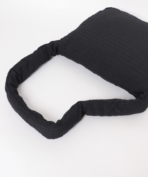 SENSE OF PLACE by URBAN RESEARCH（センスオブプレイスバイアーバンリサーチ）の「パデッドビッグショルダーA（ショルダーバッグ・メンズ・アイボリー/ブラック・ONE）」の13枚目の写真