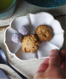 MILLION CARATS（ミリオンカラッツ）の「【益子焼】 蓮の花をイメージして作られたモダンな浅鉢。ロータス(小)（食器）」