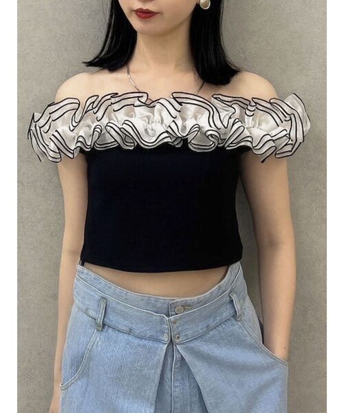 dazzlin(ダズリン)の「オーバーフリルオフショルカットソー(Tシャツ/カットソー・レディース・オフホワイト/ブラック/グリーン/ピンク・FREE)」の3枚目の写真
