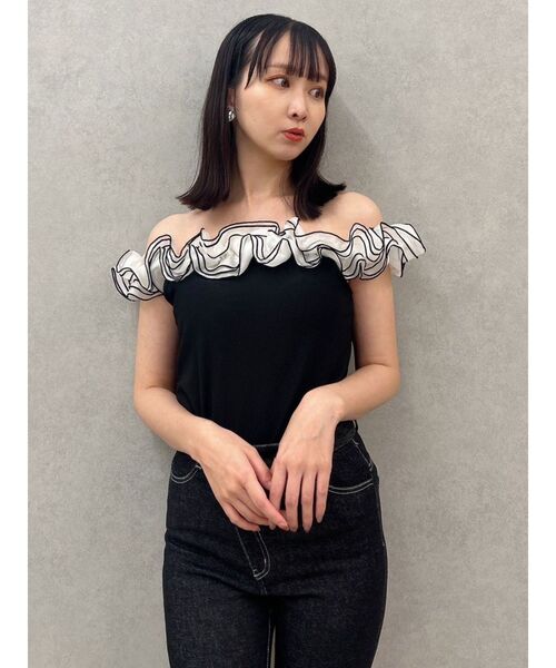 dazzlin(ダズリン)の「オーバーフリルオフショルカットソー(Tシャツ/カットソー・レディース・オフホワイト/ブラック/グリーン/ピンク・FREE)」の8枚目の写真